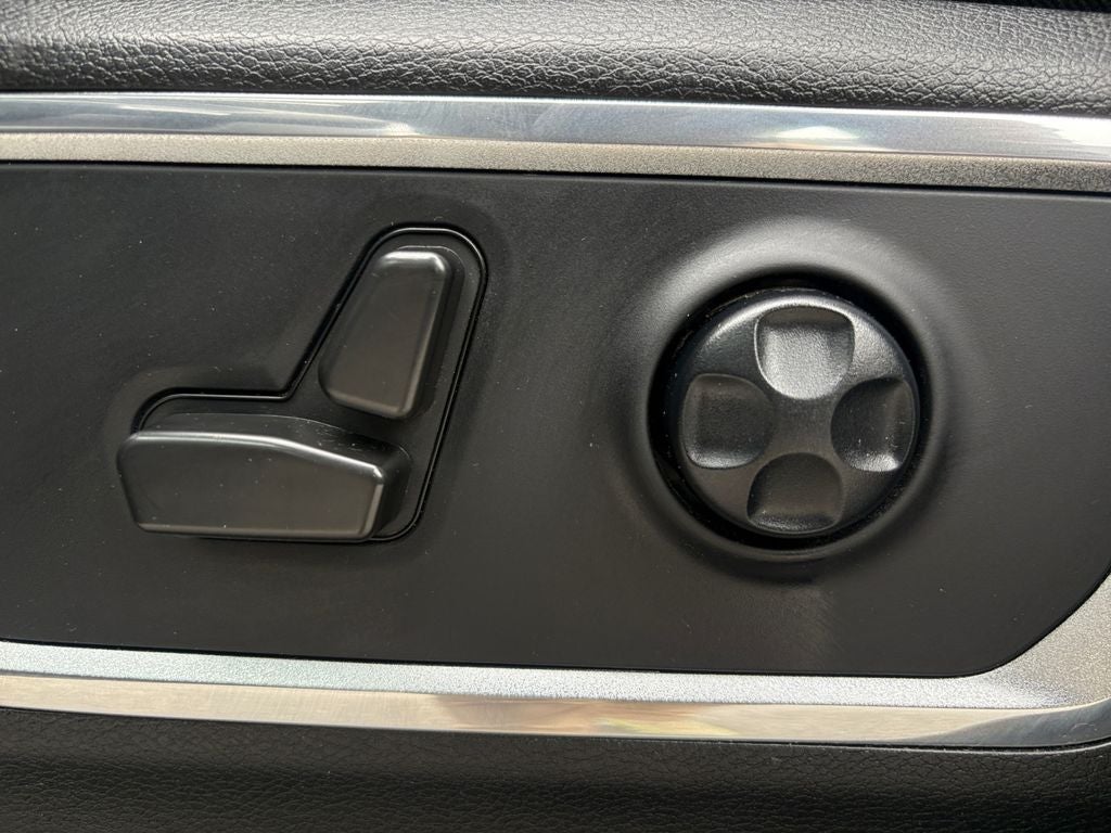 2021 RAM 1500 Laramie Crew Cab 4x4 5'7' Box