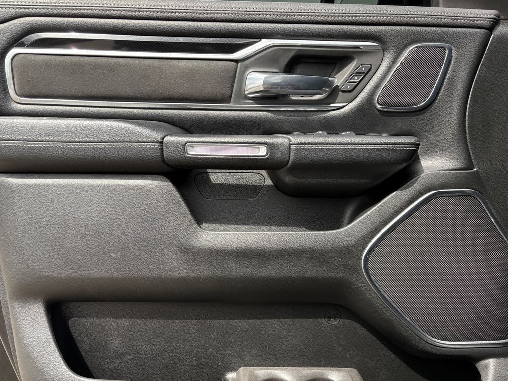 2019 RAM 1500 Laramie Crew Cab 4x4 5'7' Box