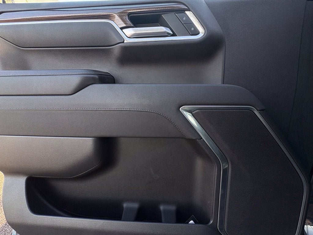 2023 Chevrolet Silverado 1500 4WD Crew Cab Short Bed LT with 2FL