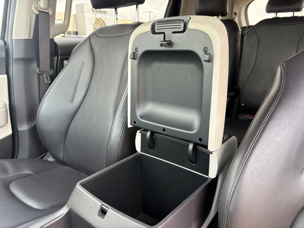 2023 Kia Carnival MPV LX Seat Package