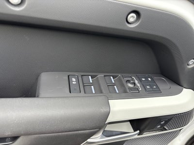 2024 Land Rover Defender 110 SE