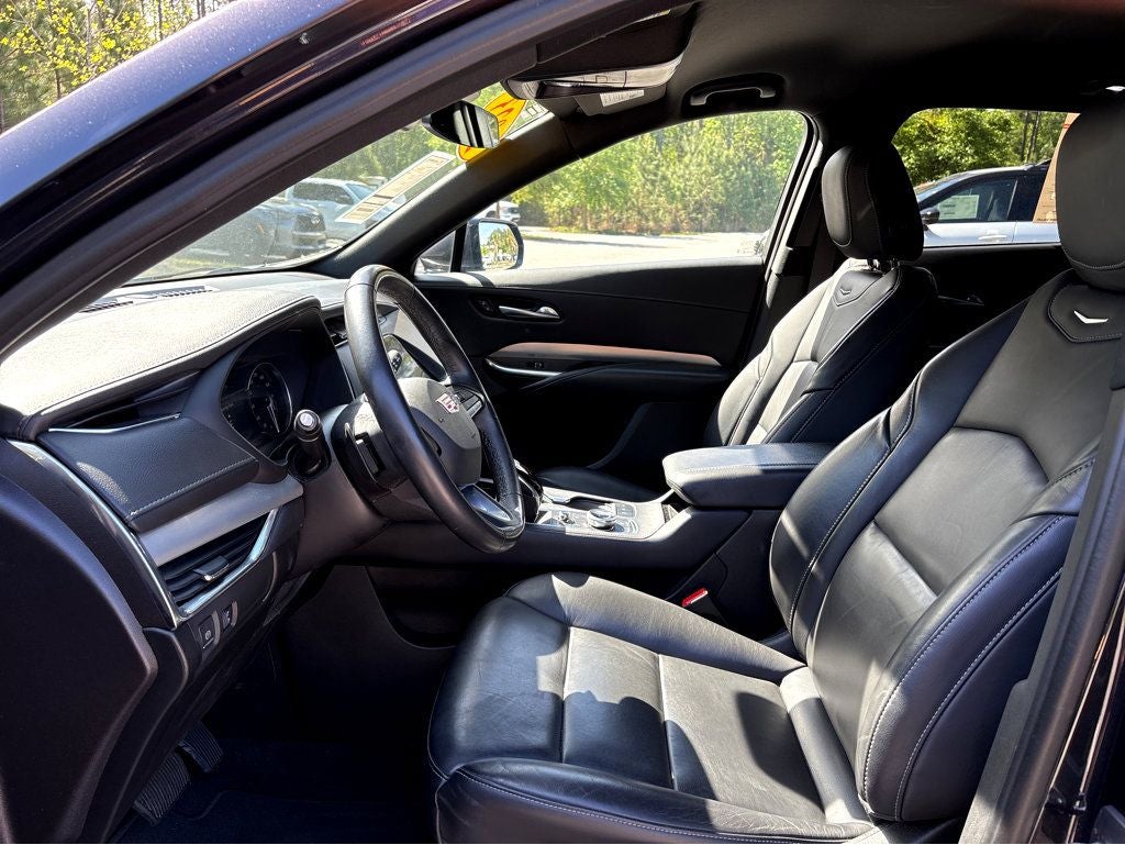 2023 Cadillac XT4 Premium Luxury