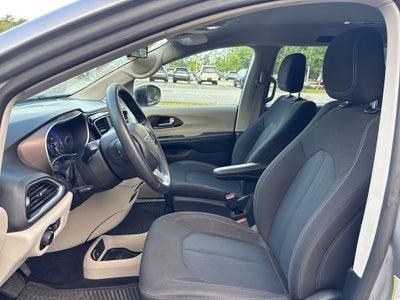 2021 Chrysler Voyager LX