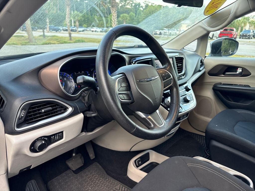 2021 Chrysler Voyager LX