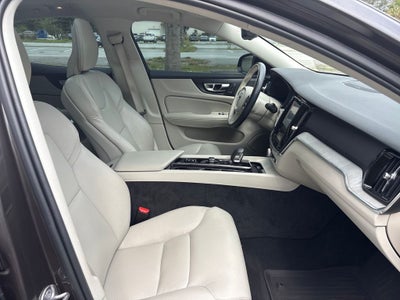 2024 Volvo S60 B5 Plus Dark Theme