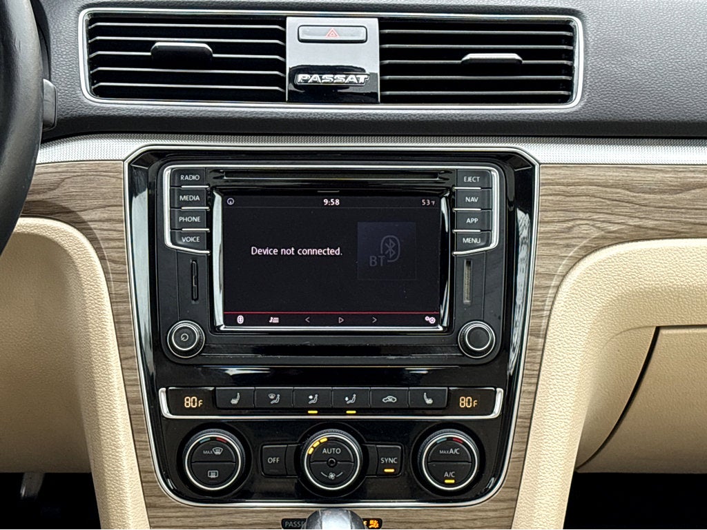 2018 Volkswagen Passat 2.0T SE w/Technology