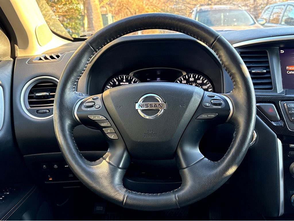 2020 Nissan Pathfinder SL