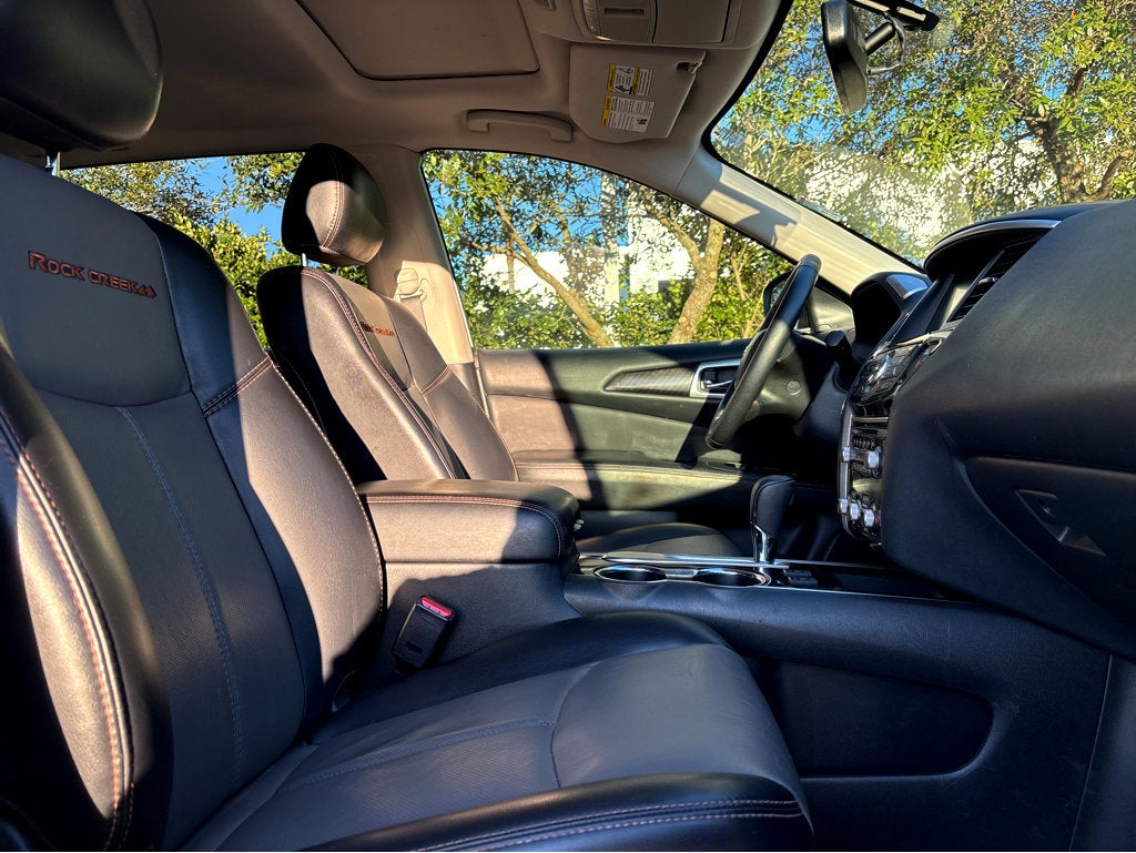 2020 Nissan Pathfinder SL