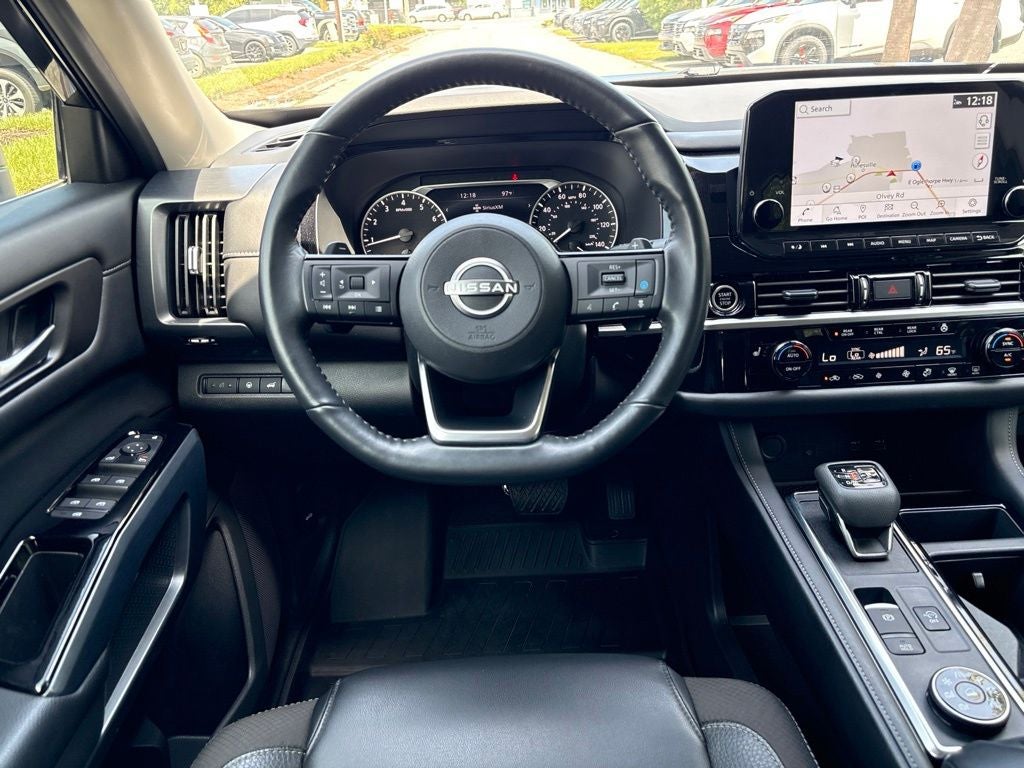 2023 Nissan Pathfinder SL