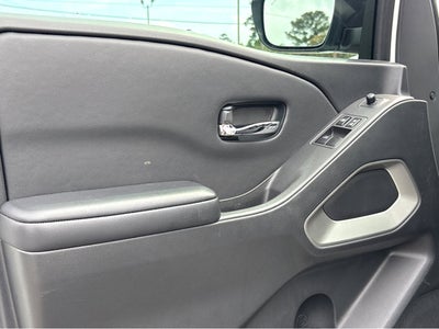 2025 Nissan Frontier SV