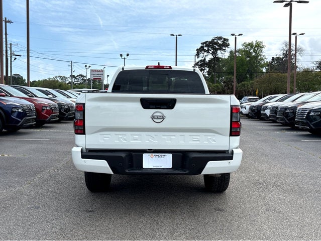 2025 Nissan Frontier SV