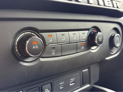 2025 Nissan Frontier SV