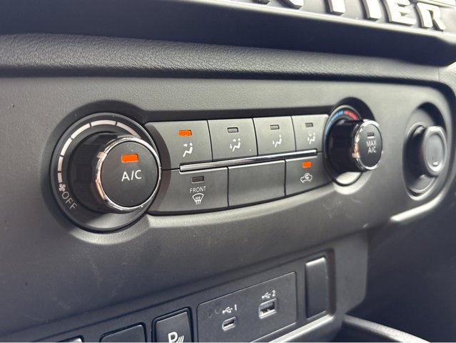 2025 Nissan Frontier SV