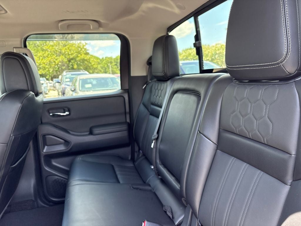 2025 Nissan Frontier SL
