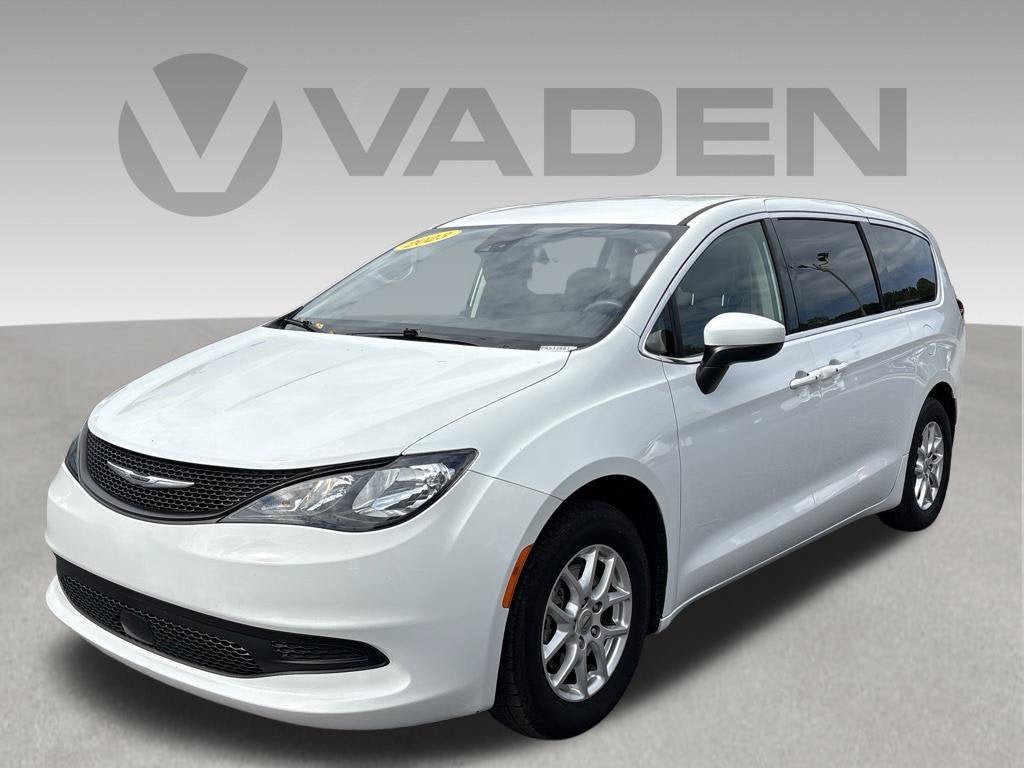 2023 Chrysler Voyager