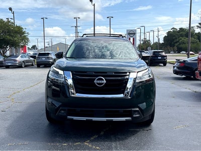 2024 Nissan Pathfinder SL