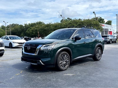 2024 Nissan Pathfinder SL
