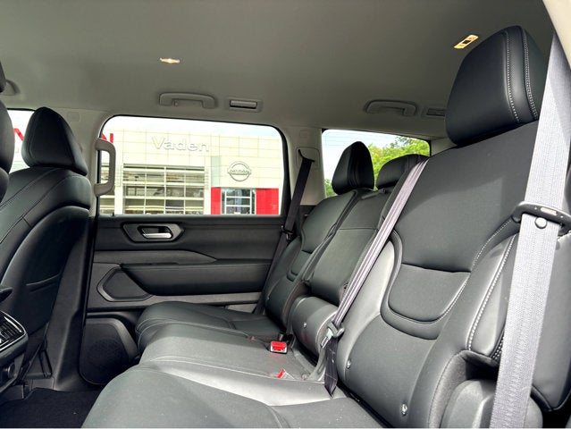 2026 Nissan Armada SV