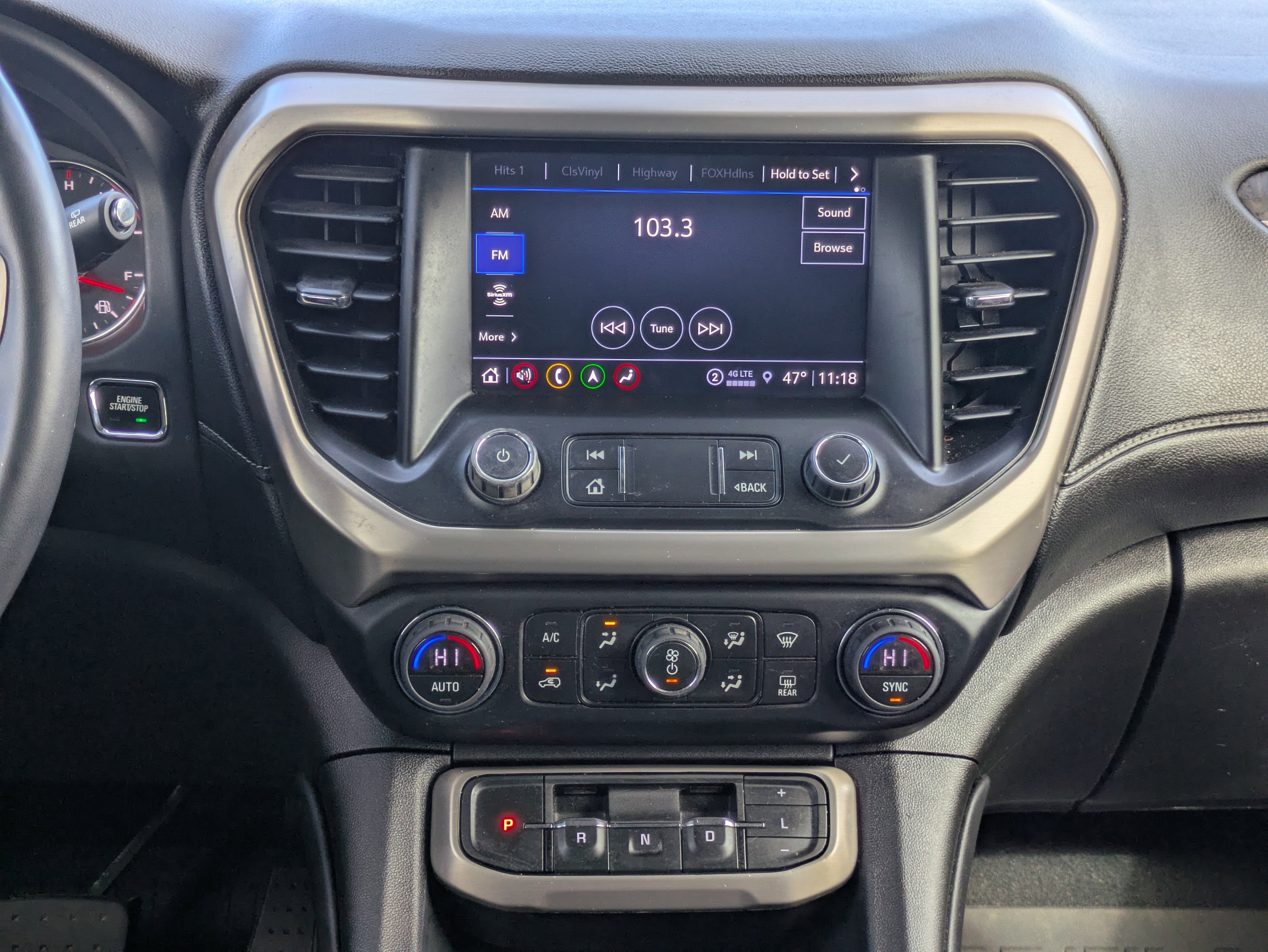 2023 GMC Acadia Denali