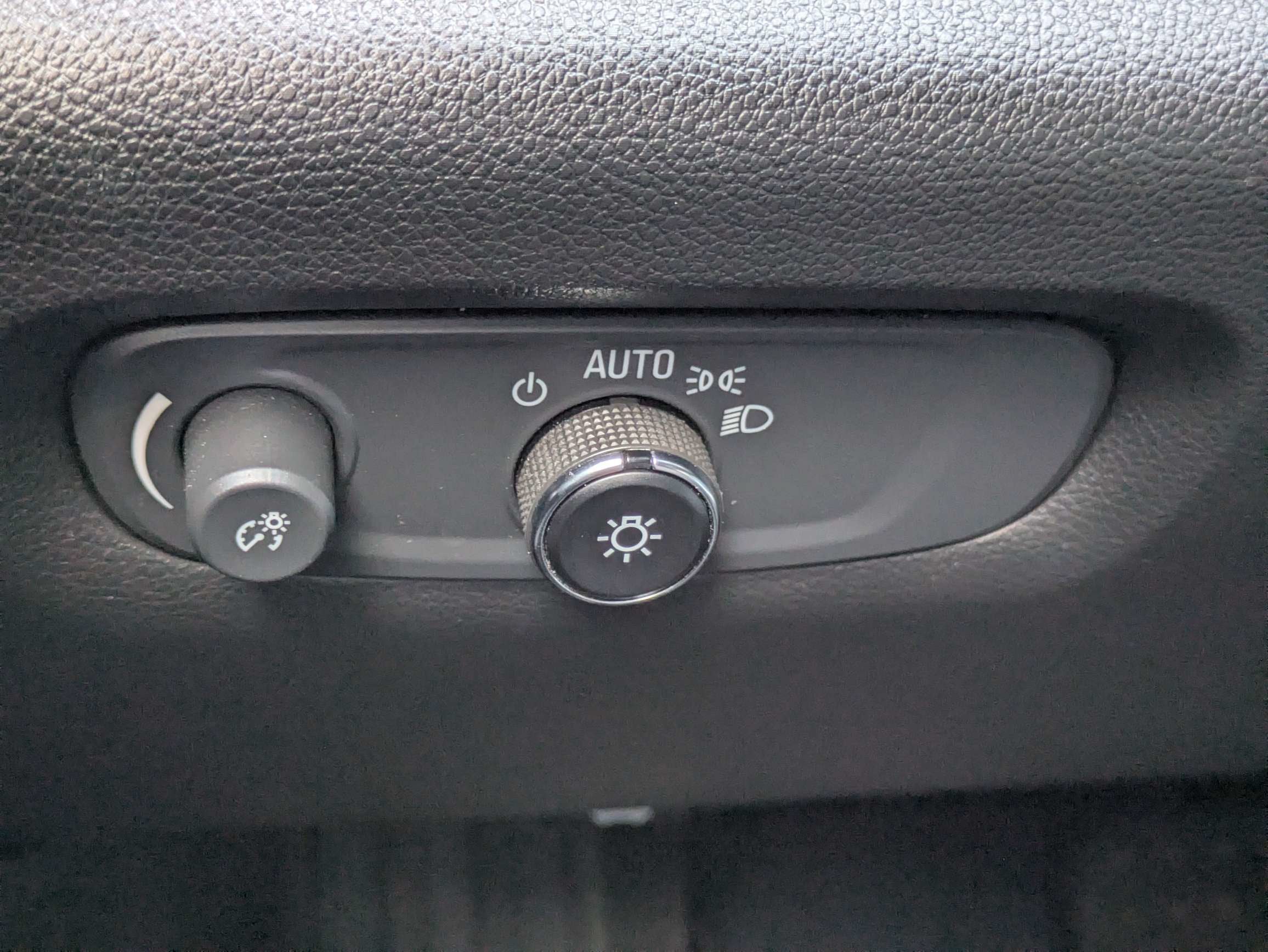 2024 Chevrolet Traverse Limited LT Cloth