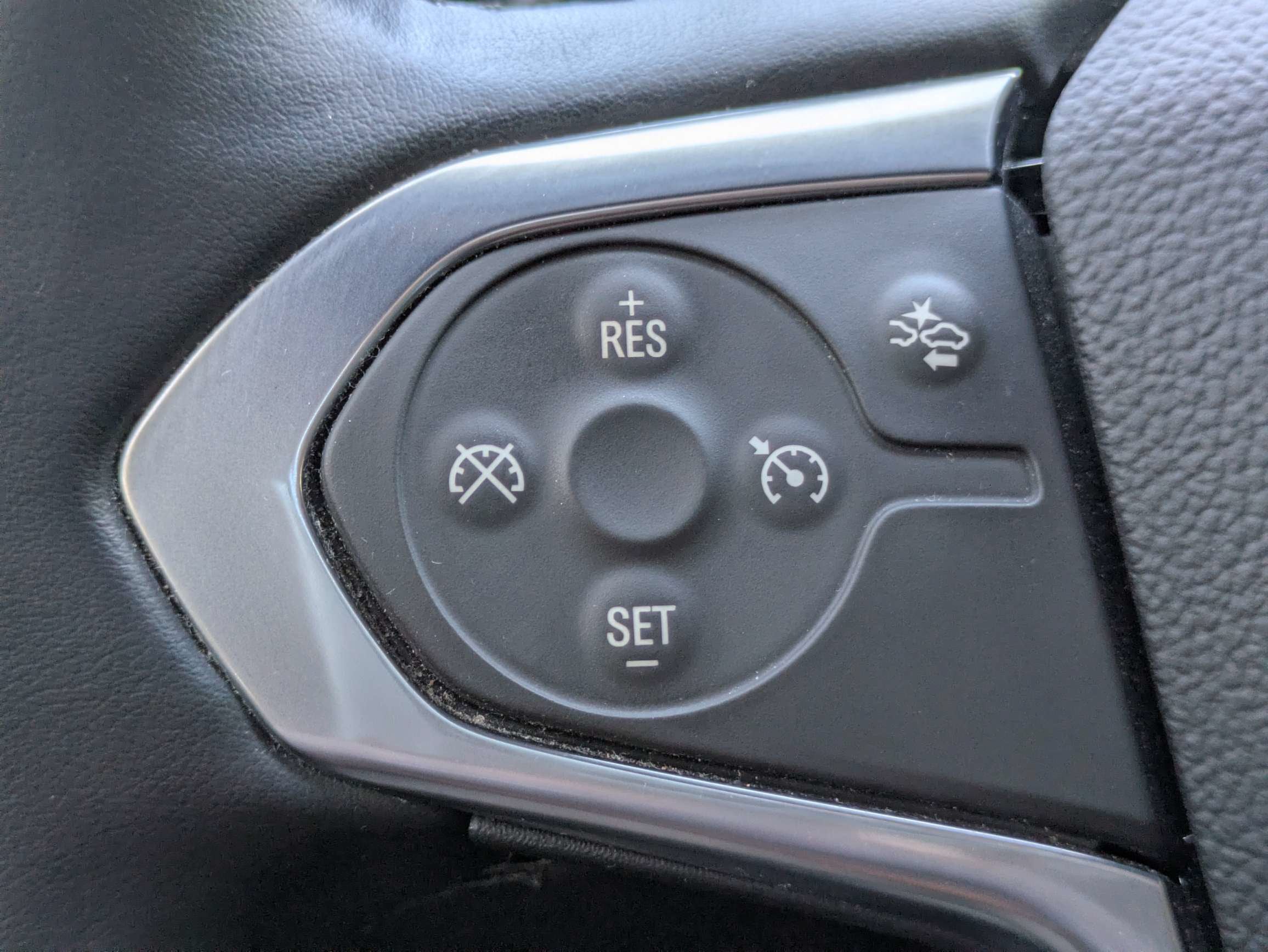 2024 Chevrolet Traverse Limited LT Cloth