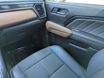 2024 GMC Canyon 4WD AT4