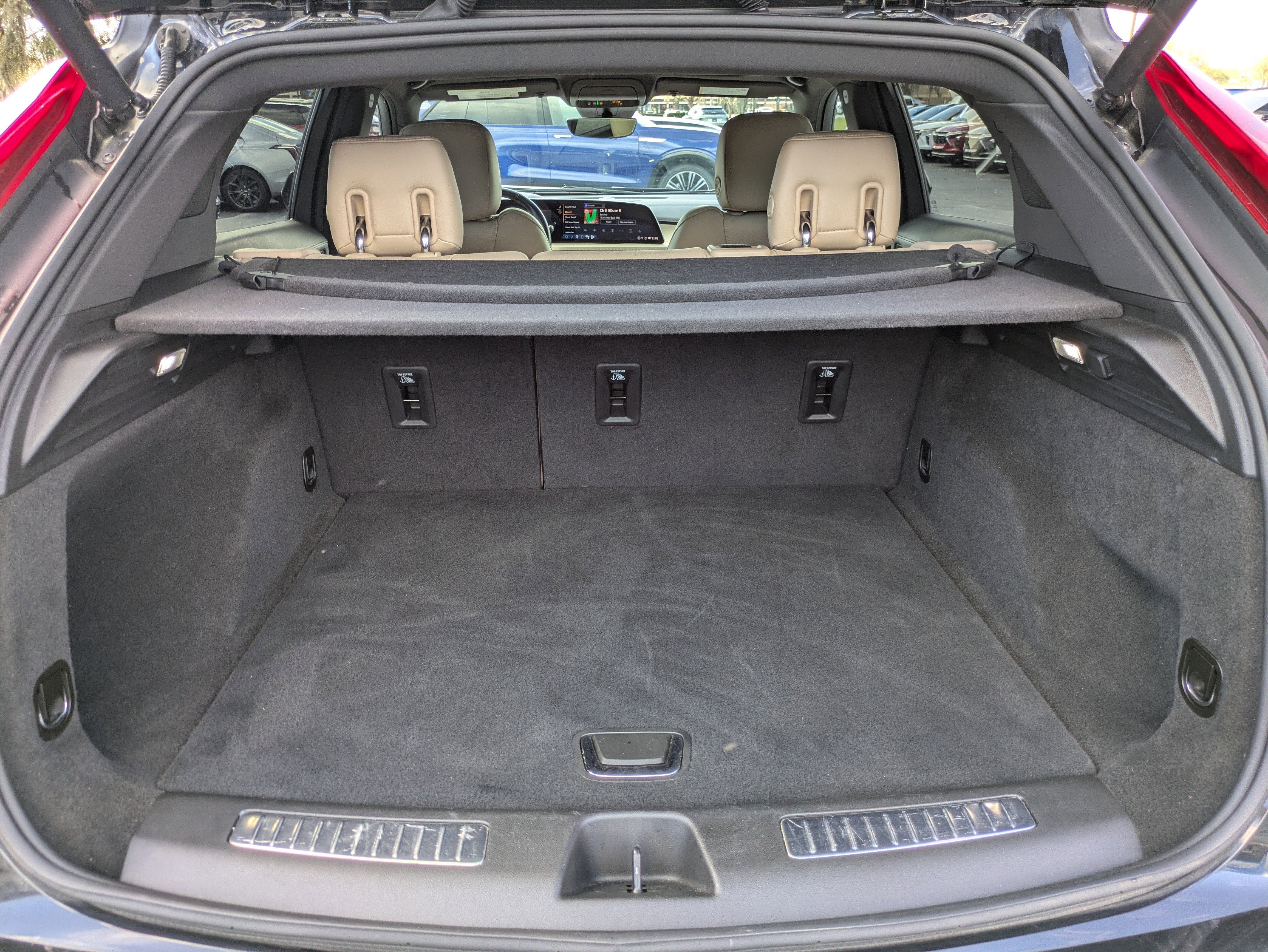 2024 Cadillac XT4 FWD Premium Luxury