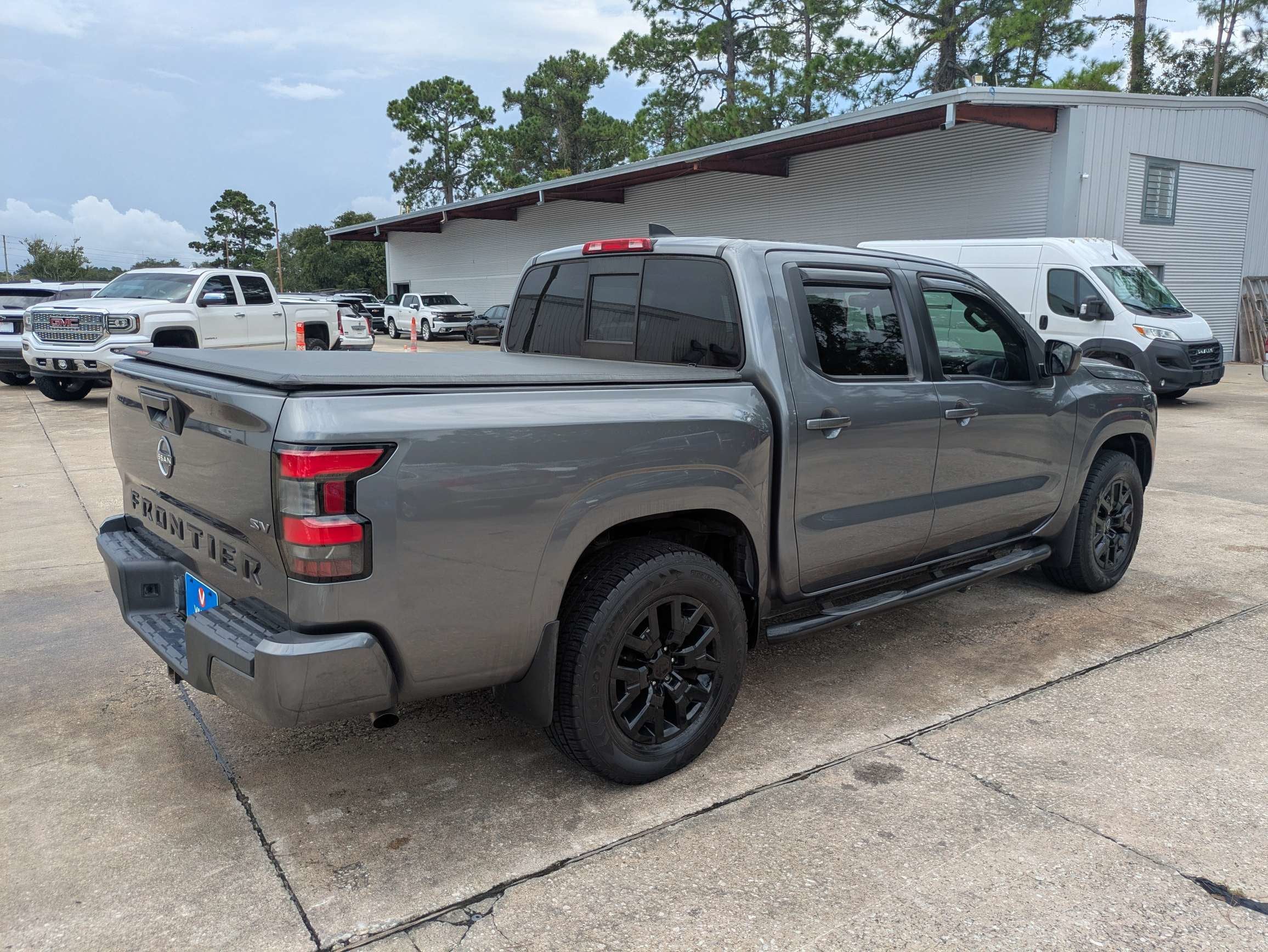 2022 Nissan Frontier SV
