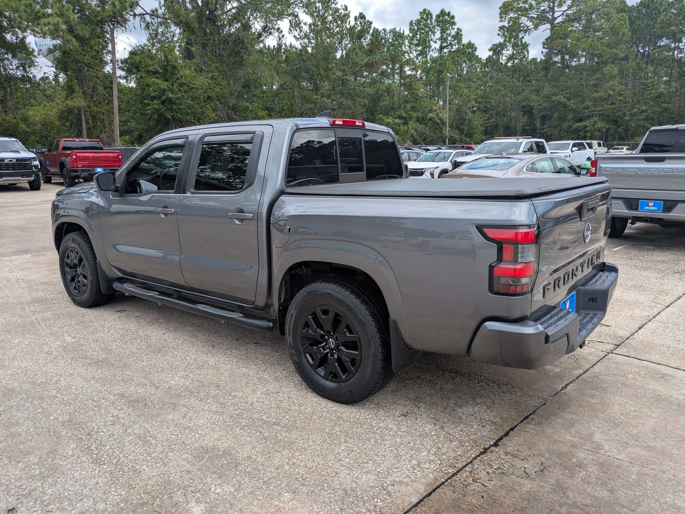 2022 Nissan Frontier SV