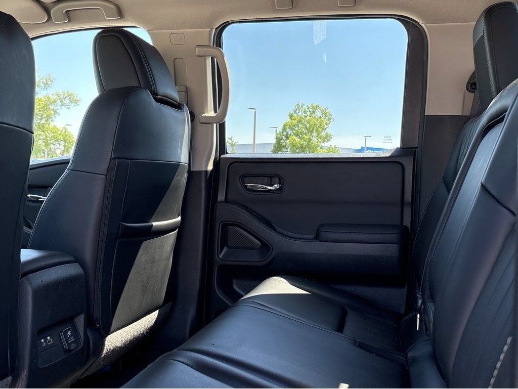 2024 Nissan Frontier SL