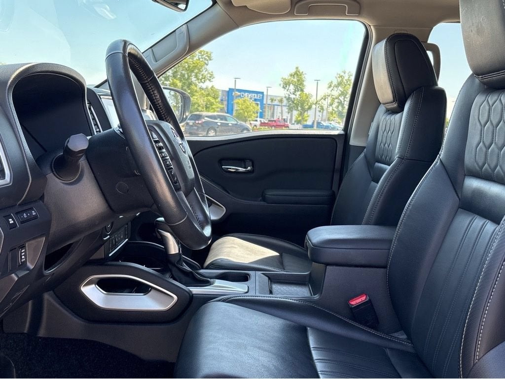 2024 Nissan Frontier SL