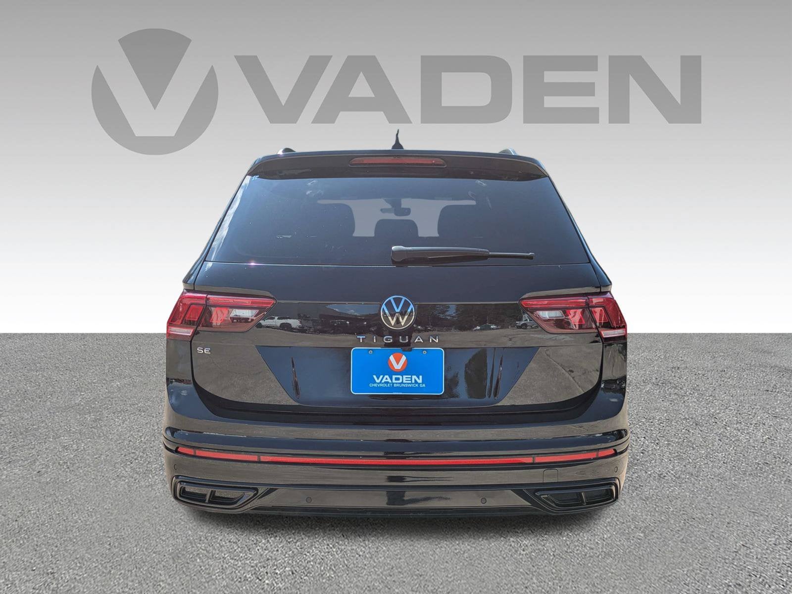 2023 Volkswagen Tiguan SE R-Line Black