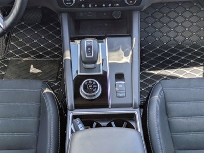 2024 Mitsubishi Outlander Base