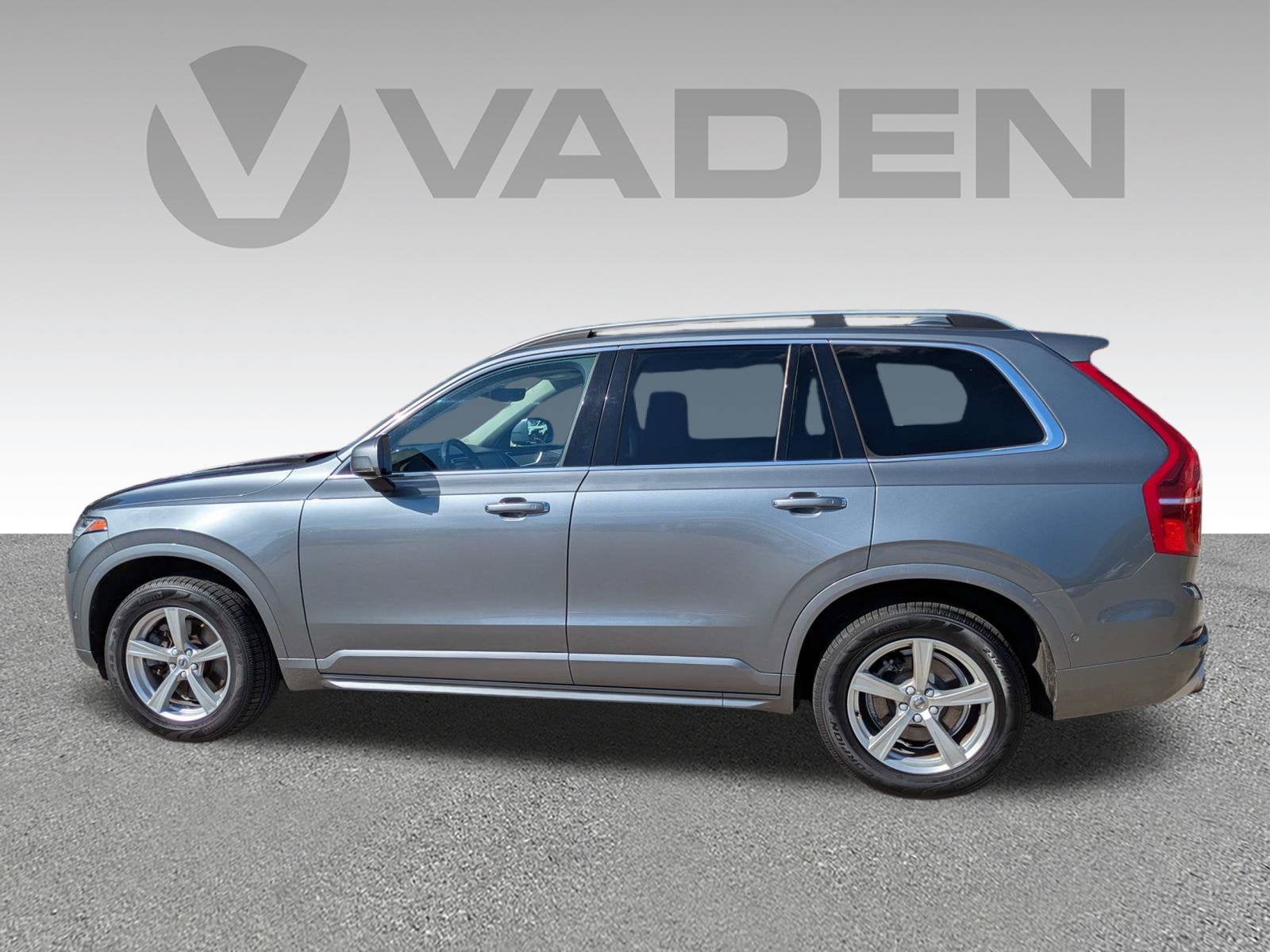2018 Volvo XC90 Momentum
