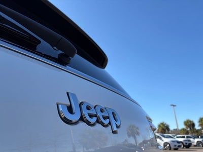 2023 Jeep Grand Cherokee L Laredo