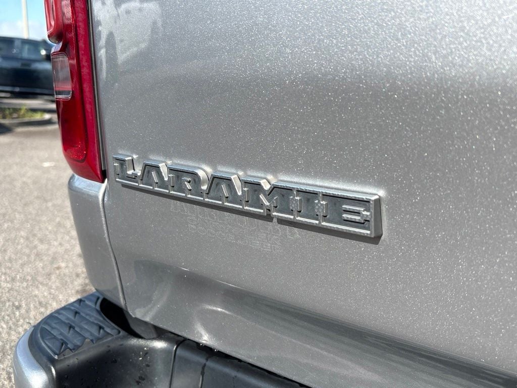 2022 RAM 1500 Laramie Crew Cab 4x2 5'7' Box