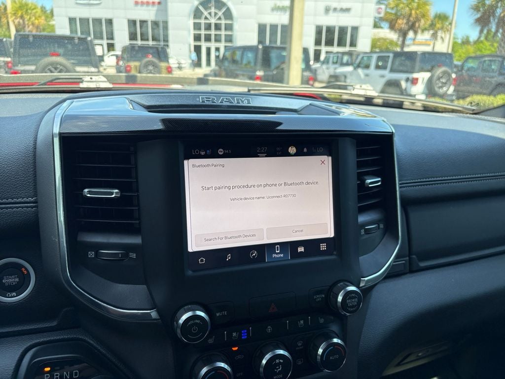 2022 RAM 1500 Laramie Crew Cab 4x4 5'7' Box