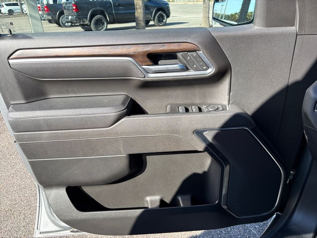 2025 GMC Sierra 1500 4WD Crew Cab Short Box SLT