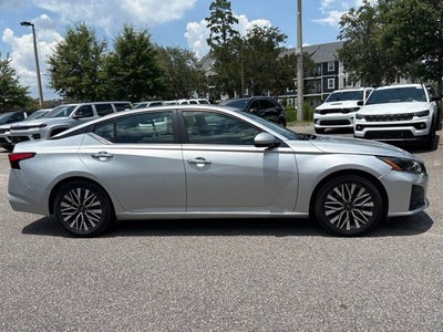 2023 Nissan Altima SV FWD