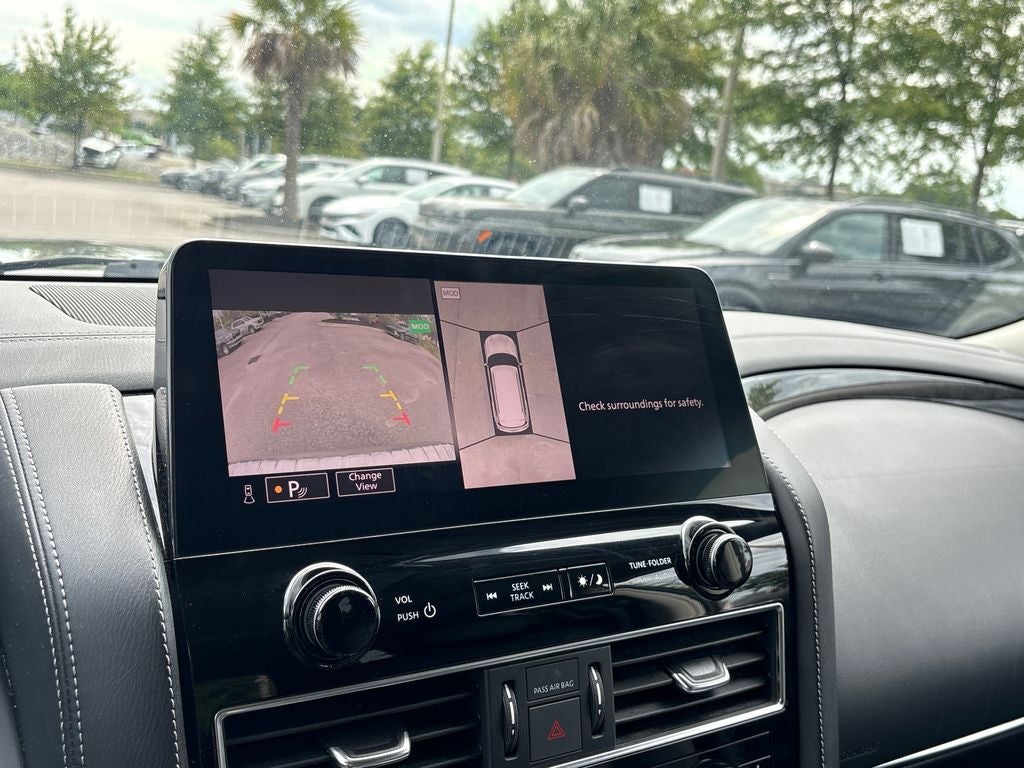 2024 INFINITI QX80 LUXE