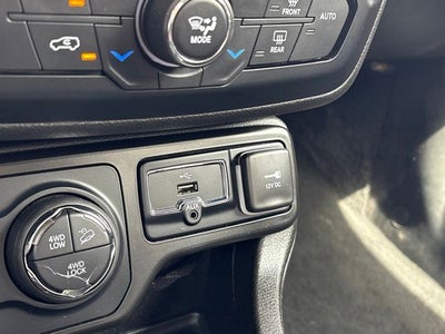 2023 Jeep Renegade Trailhawk 4x4