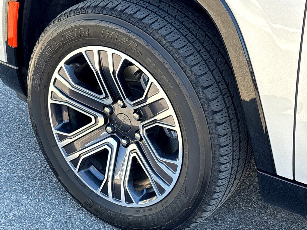 2024 Jeep Wagoneer BASE