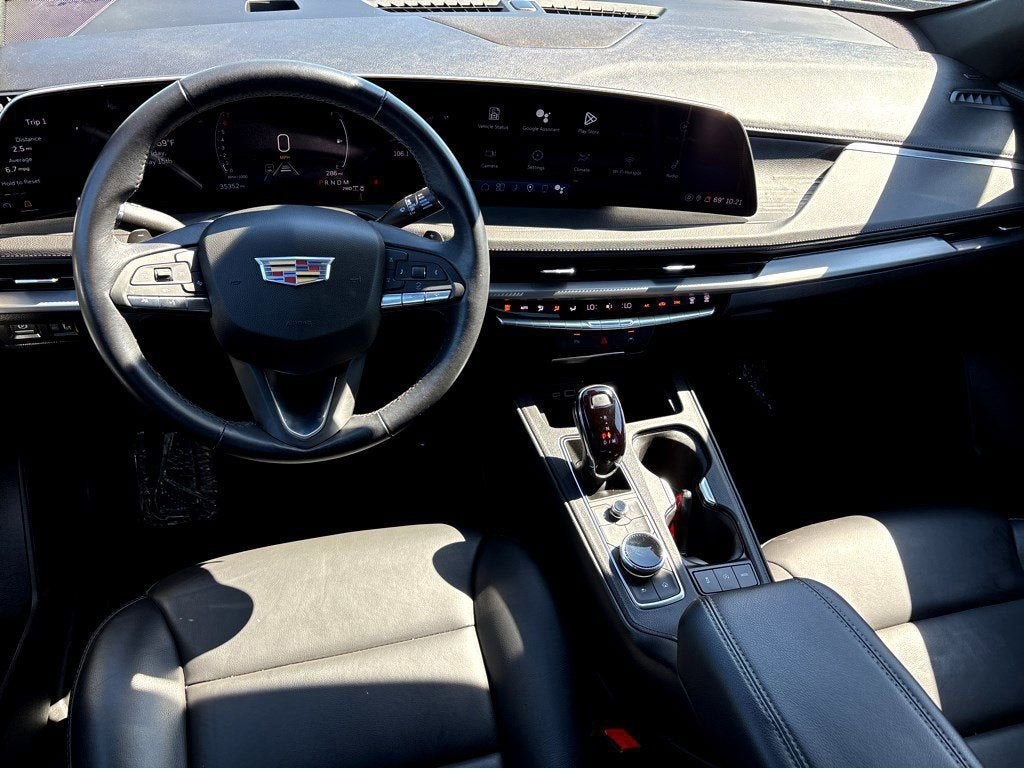 2025 Cadillac XT4 Premium Luxury