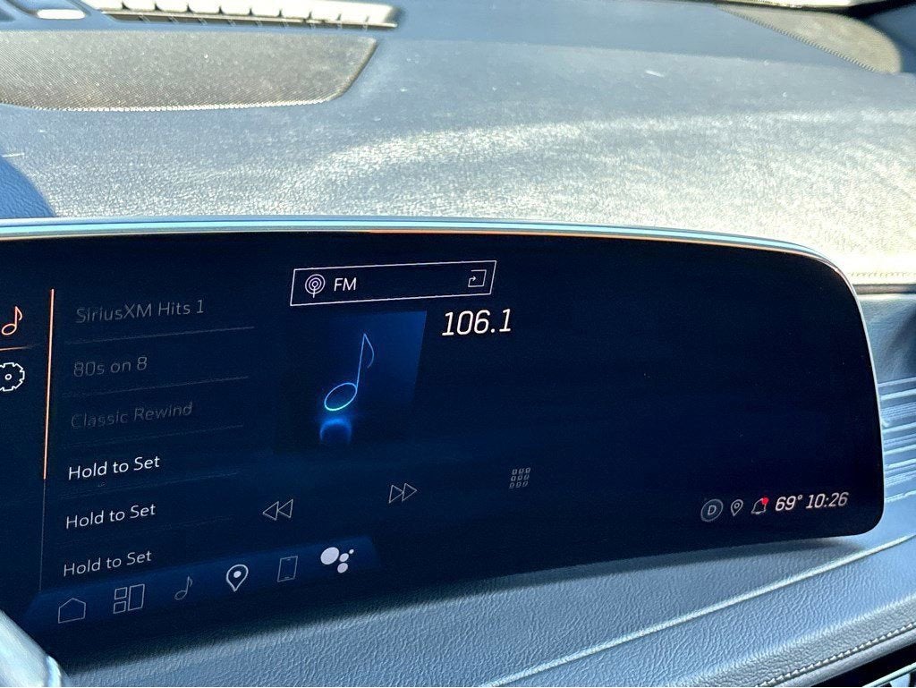 2025 Cadillac XT4 Premium Luxury