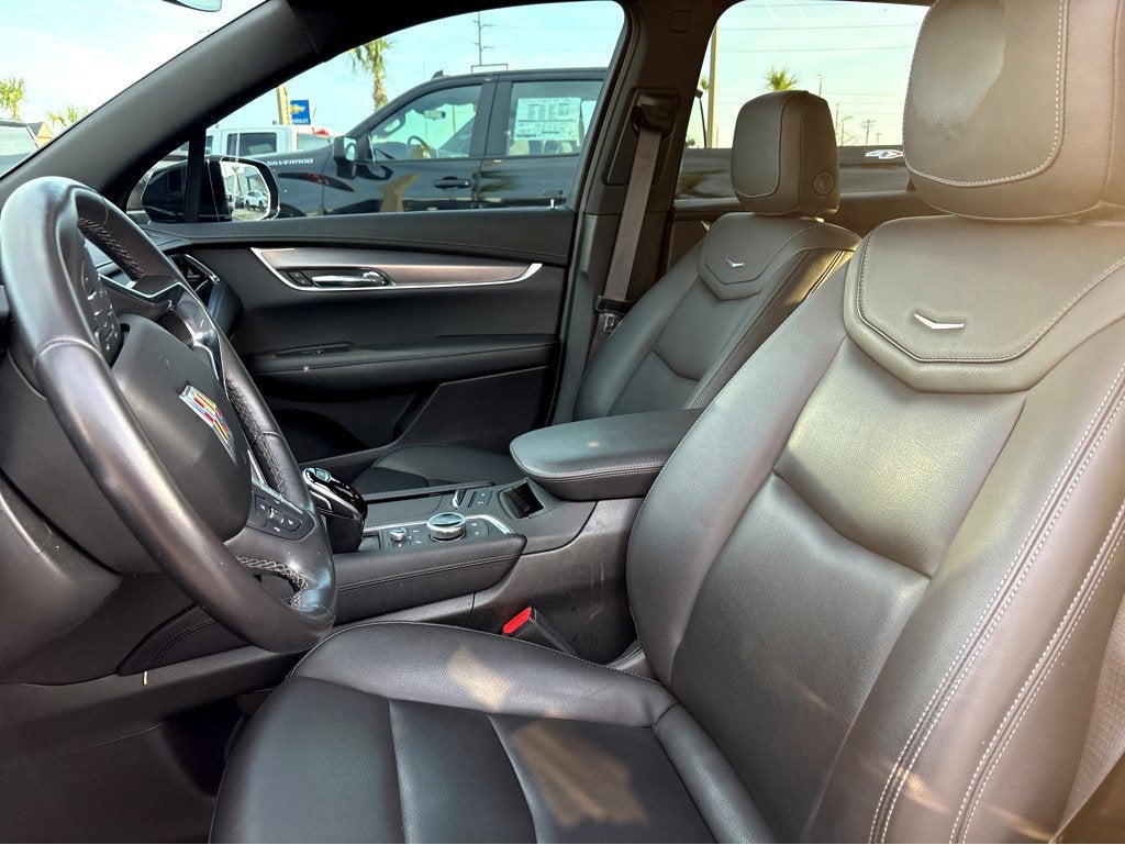 2024 Cadillac XT6 Luxury