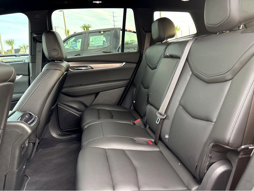 2024 Cadillac XT6 Luxury