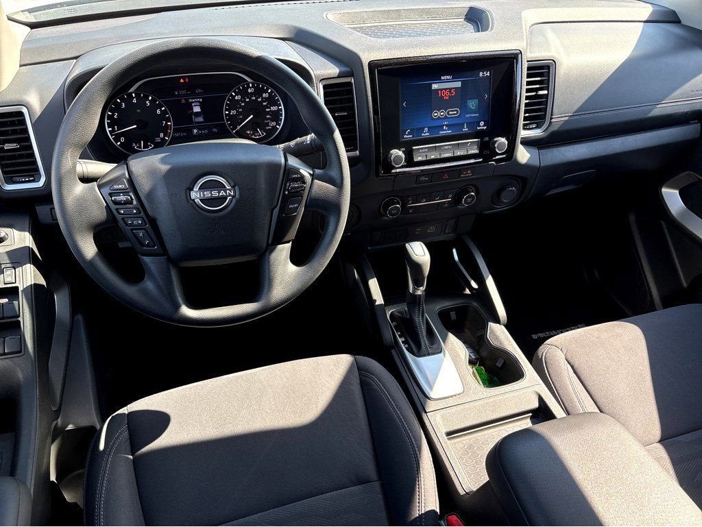 2024 Nissan Frontier SV