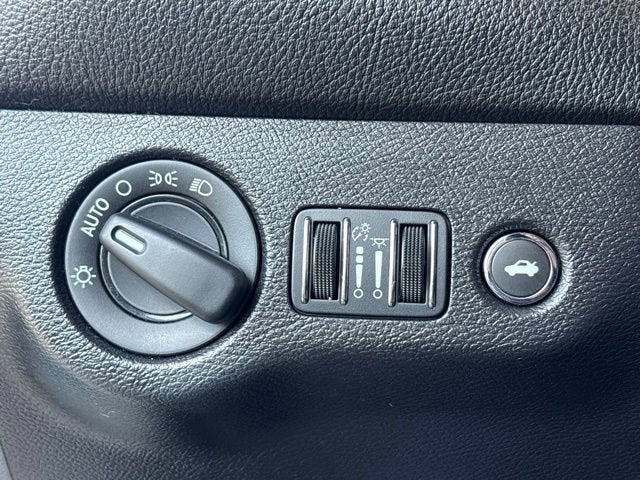 2023 Dodge Challenger R/T - Photo 12