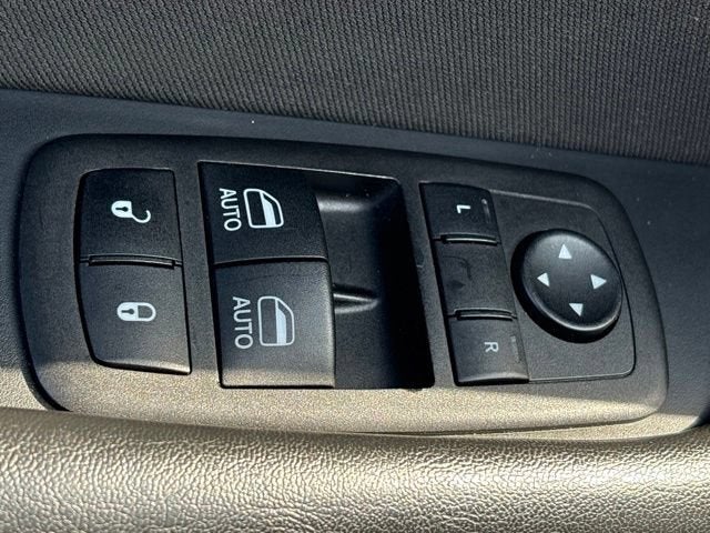 2023 Dodge Challenger R/T - Photo 8