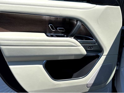 2025 Land Rover Range Rover SE